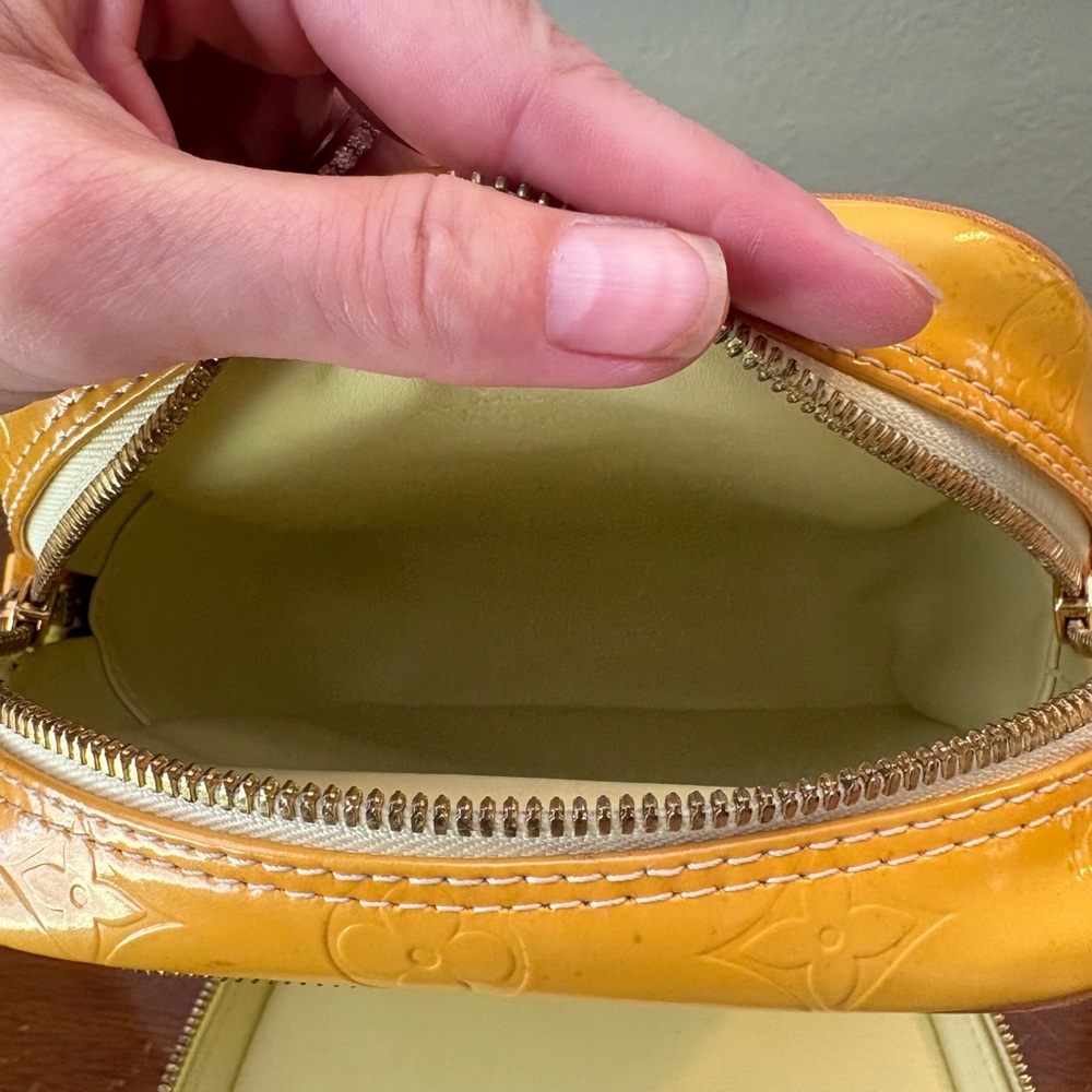 Louis Vuitton Yellow Monogram Vernis Crossbody Bag - Picture 6 of 7